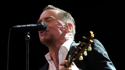 Imagen del cantante canadiense Bryan Adams durante un concierto Imagen del cantante canadiense Bryan Adams durante un concierto