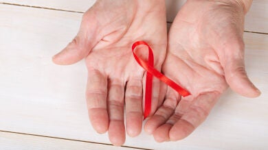 El 10% de personas con VIH mayores de 50 años en España sufre soledad y el 5,8%, aislamiento social