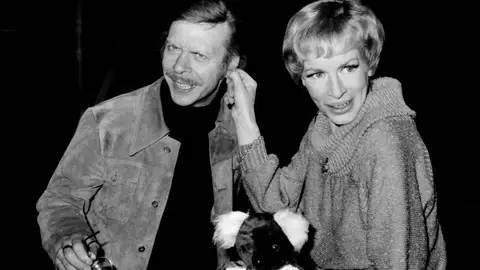 Brian Murphy y Yootha Joyce Brian Murphy y Yootha Joyce
