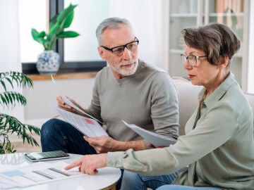Pensionistas haciendo la declaraci&oacute;n de la renta