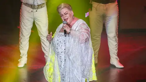 Paquita la del Barrio durante un concierto Paquita la del Barrio durante un concierto
