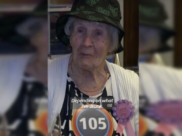 Una mujer celebra su 105 cumplea&ntilde;os con una rave en su residencia