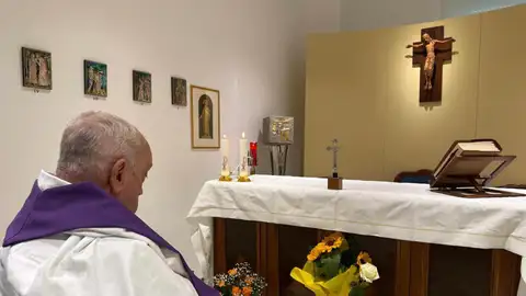Primera foto del papa Francisco desde que fue hospitalizado Primera foto del papa Francisco desde que fue hospitalizado