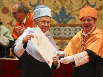 Fernando &Oacute;nega, investido Acad&eacute;mico de Honor de la Real Academia Europea de Doctores