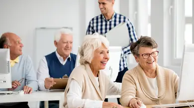 Barcelona propone interesantes talleres para personas mayores: Envejecer como nos apetezca Barcelona propone interesantes talleres para personas mayores: Envejecer como nos apetezca