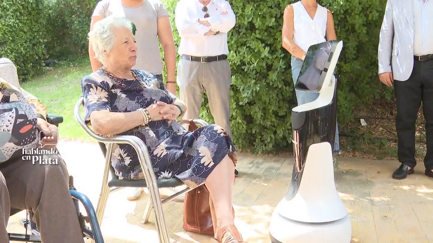 El robot 'Paquita' Antena 3 Noticias