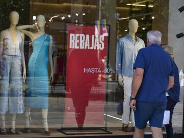 Empleo inicia la inspecci&oacute;n de ventas en rebajas de verano para proteger los derechos del consumidor