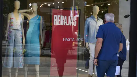 Empleo inicia la inspección de ventas en rebajas de verano para proteger los derechos del consumidor Empleo inicia la inspección de ventas en rebajas de verano para proteger los derechos del consumidor