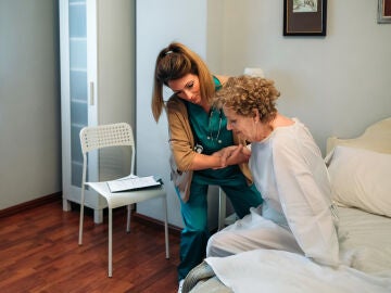 Mujer en situaci&oacute;n de dependencia