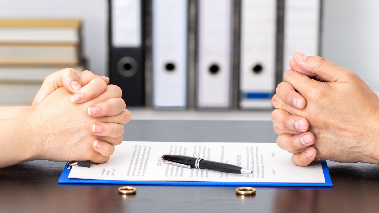 Las separaciones y divorcios bajan en España un 11,7 % hasta las 84.424 rupturas