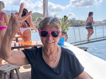 N&eacute;lida, de 84 a&ntilde;os, cumple su sue&ntilde;o al conocer Ibiza