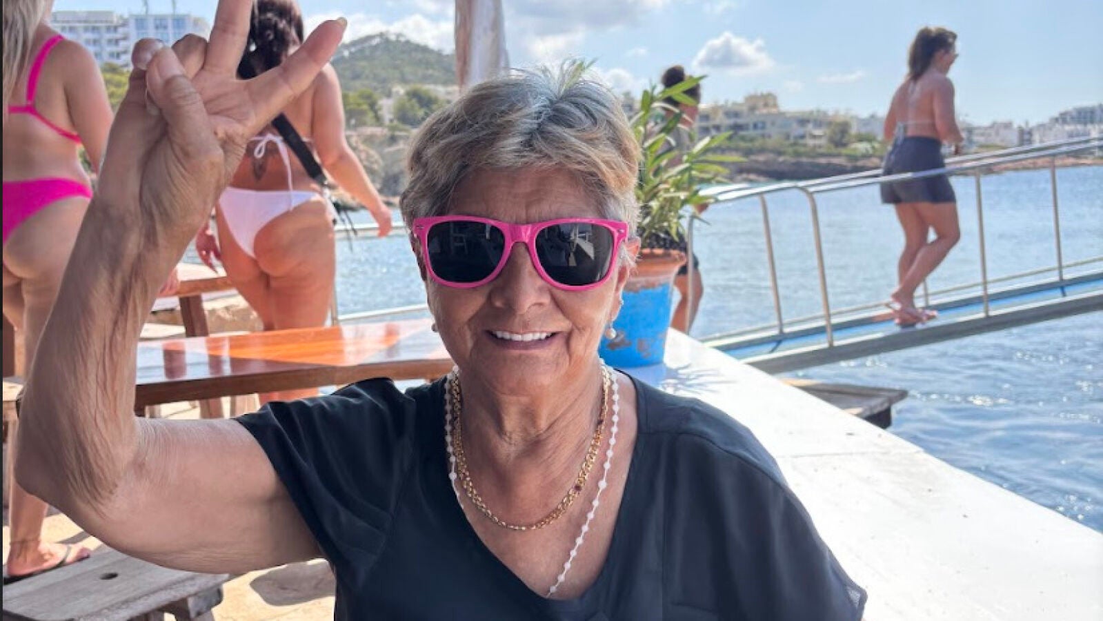 Nélida, de 84 años, cumple su sueño al conocer Ibiza