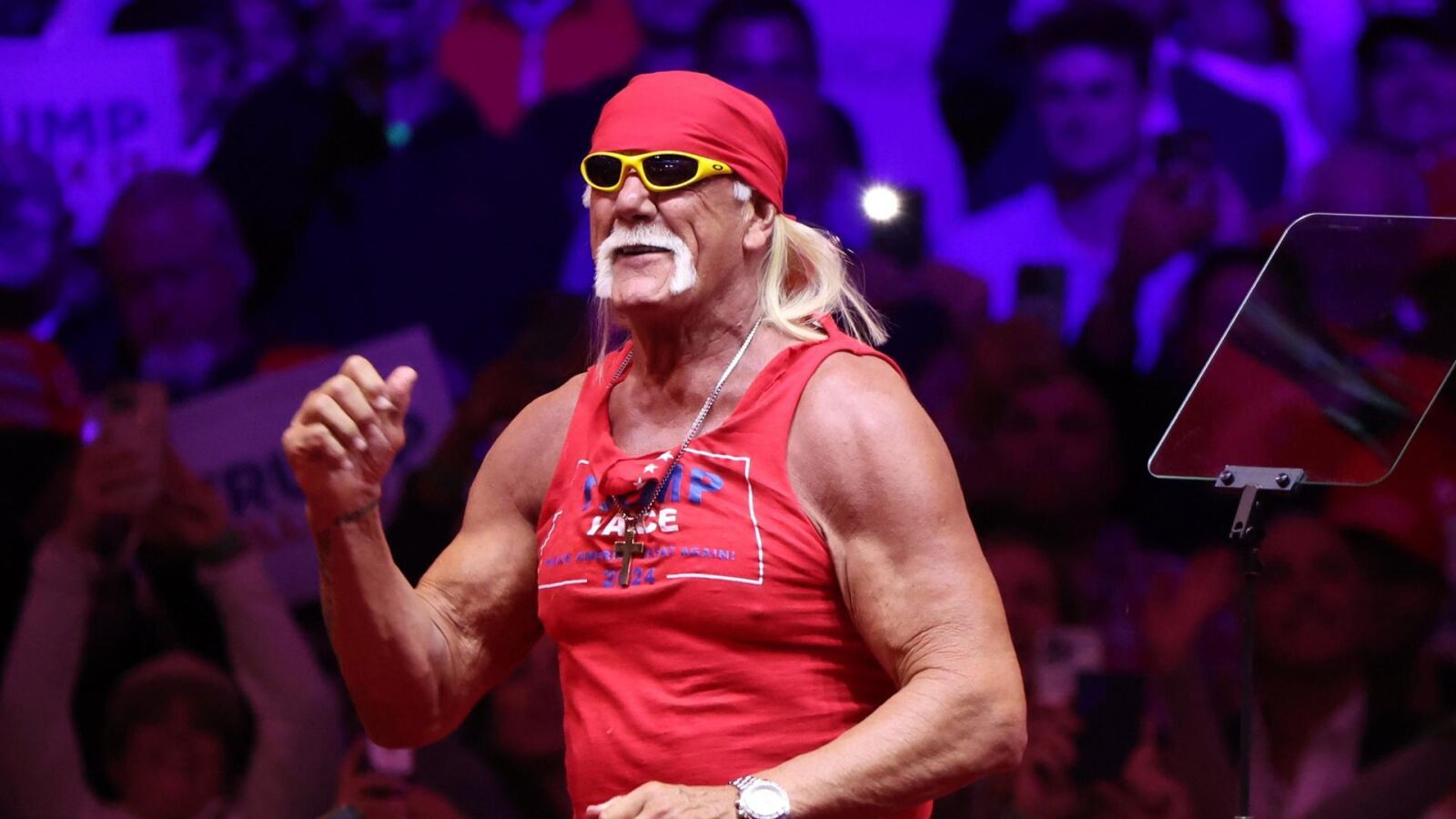 Hulk Hogan, el ídolo de bigote rubio y bandana que popularizó la WWE, ha fallecido a los 71 años