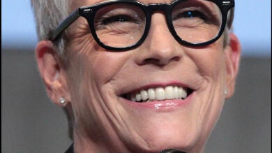 Jamie Lee Curtis defiende el envejecimiento natural y califica la cirugía estética de 