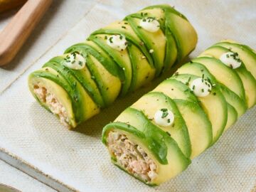 Cena ligera: Rollitos de aguacate y salm&oacute;n