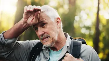 Hombre con calor Hombre con calor