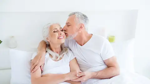 Pareja en la cama Pareja en la cama
