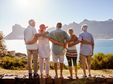 Personas mayores viajando