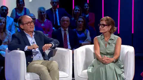 Helena y Arturo cuentan cómo fue perder su vida profesional: Así fue su lucha contra "el abismo" de la jubilación Helena y Arturo cuentan cómo fue perder su vida profesional: Así fue su lucha contra "el abismo" de la jubilación