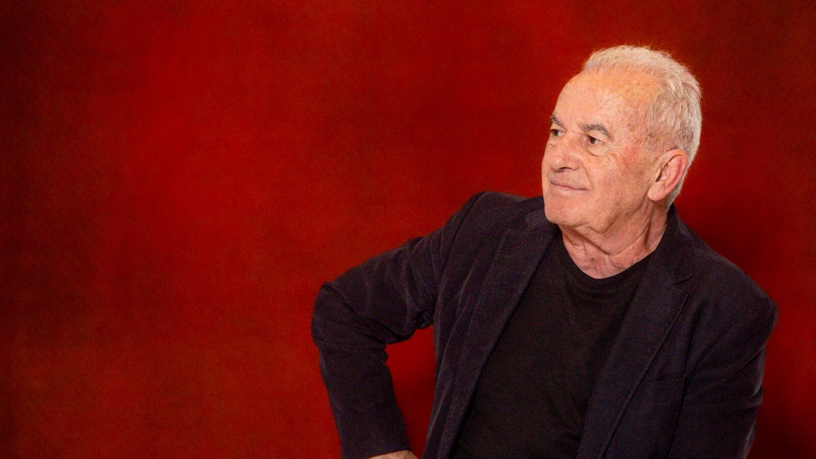 Víctor Manuel publica el primer adelanto de su nuevo álbum y anuncia dos fechas de su próxima gira