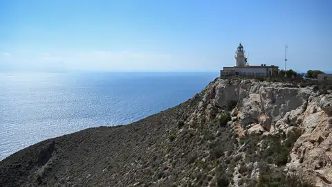 Faro de Mesa Roldán, en el Parque Natural de Cabo de Gata-Níjar Faro de Mesa Roldán, en el Parque Natural de Cabo de Gata-Níjar
