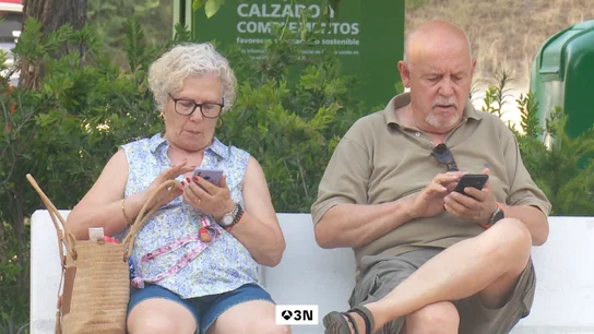 Los mayores cada vez están más conectados, pero a su manera: "Ni TikTok ni TikTik tengo" Los mayores cada vez están más conectados, pero a su manera: "Ni TikTok ni TikTik tengo"