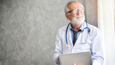 El Foro de Atención Primaria rechaza la propuesta para que médicos de Familia y pediatras ejerzan hasta los 72 años