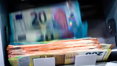Dinero cajero Dinero cajero