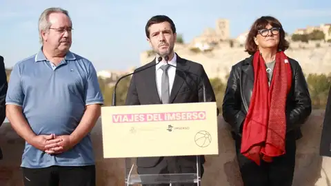 Pablo Bustinduy, Mayte Sancho y el alcalde de Zamora, Francisco Guarido Puente de Piedra. Pablo Bustinduy, Mayte Sancho y el alcalde de Zamora, Francisco Guarido Puente de Piedra.