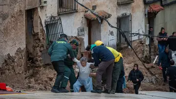 Servicios de emergencias ayudan en las labores de rescate, a 29 de octubre de 2024, en Letur, Albacete, Castilla-La Mancha (España).  Servicios de emergencias ayudan en las labores de rescate, a 29 de octubre de 2024, en Letur, Albacete, Castilla-La Mancha (España).