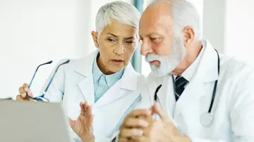 Profesionales de la salud con más de 55 años Profesionales de la salud con más de 55 años