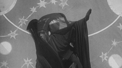 García Lorca, sonriente y actuando, aparece en imágenes inéditas de 1932 con La Barraca