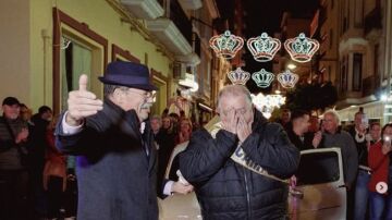 Le monta una jubilaci&oacute;n &eacute;pica a su mejor amigo con actuaci&oacute;n de King &Aacute;frica incluida