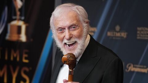 El actor Dick Van Dyke en los Premios Emmy 2024