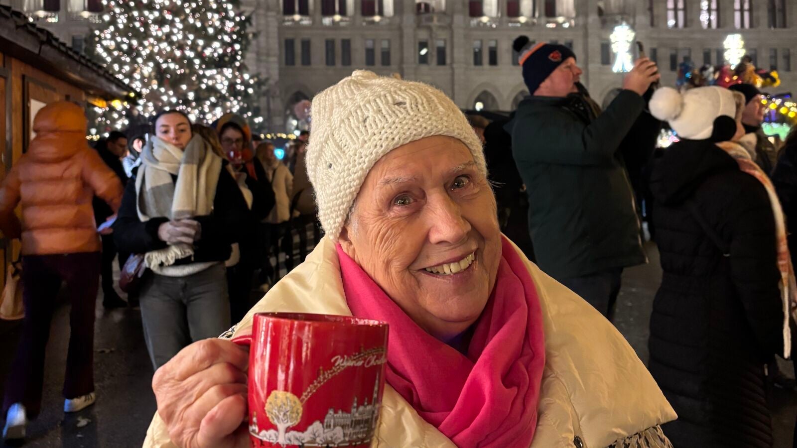 Cumple su sueño de viajar a Viena en Navidad a los 85 años