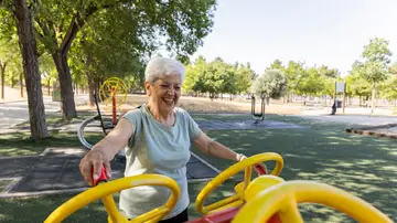 Mujer haciendo ejercicio Mujer haciendo ejercicio