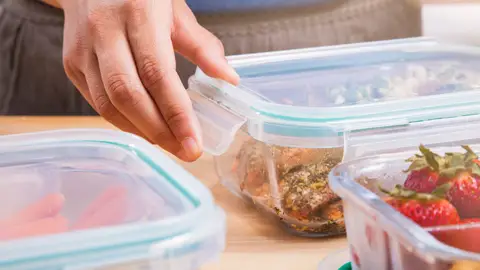 Comida guardada en táper Comida guardada en táper