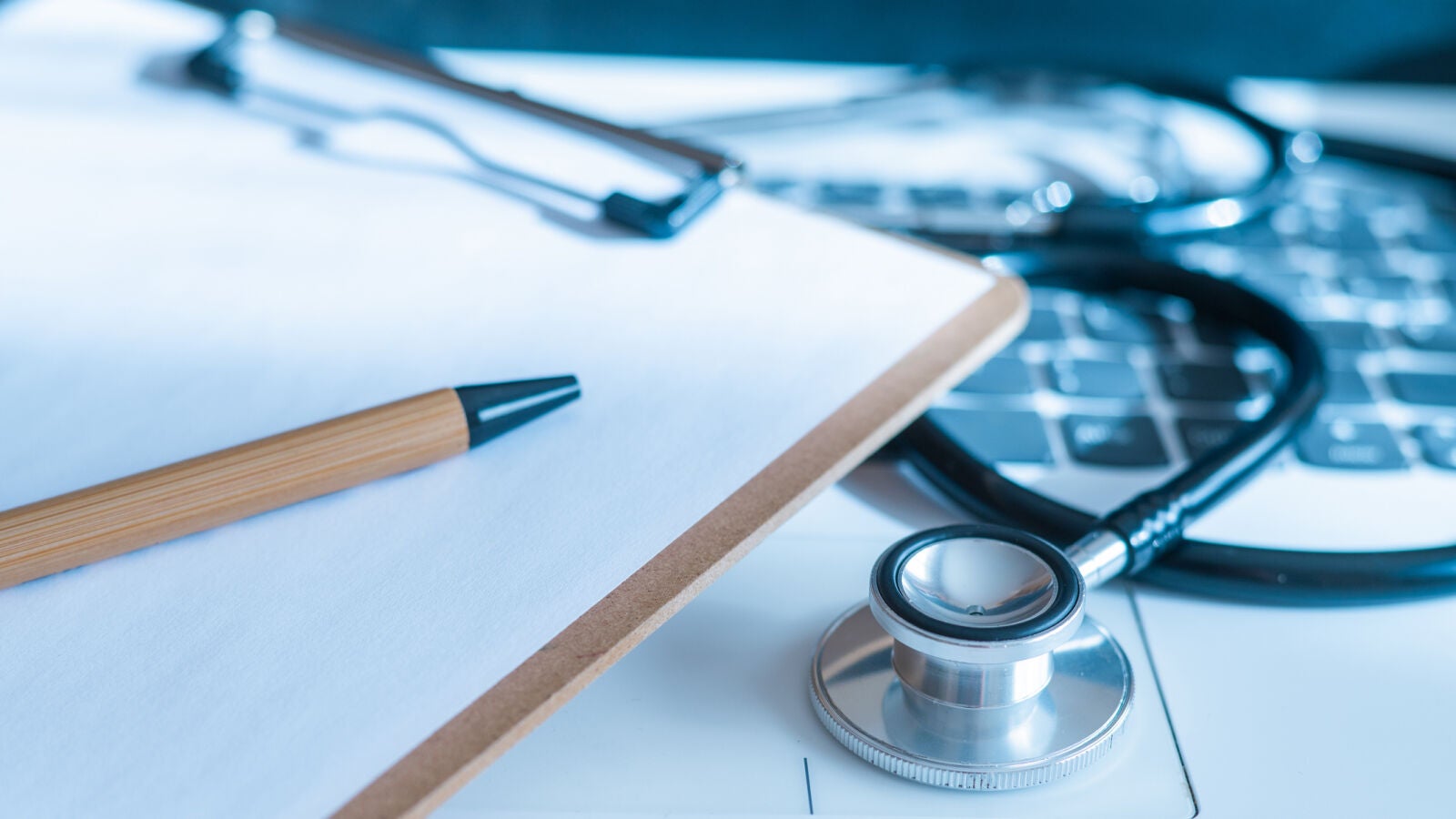 Sanidad 2026: de blindar y universalizar la sanidad pública a cercar al tabaco y alcohol