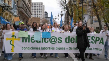 M&eacute;dicos en una manifestaci&oacute;n