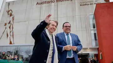 Rapahael y el alcalde de Boadilla del Monte (Madrid), Javier Úbeda Rapahael y el alcalde de Boadilla del Monte (Madrid), Javier Úbeda