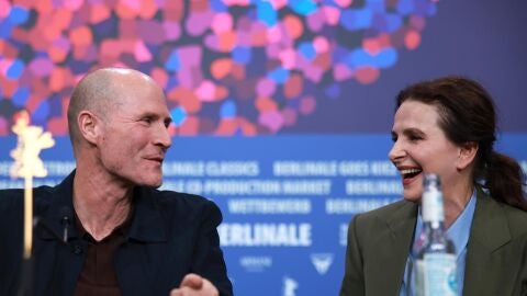 Lance Hammer y Juliette Binoche 