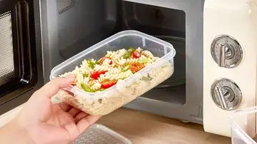 Calentar comida en microondas Calentar comida en microondas