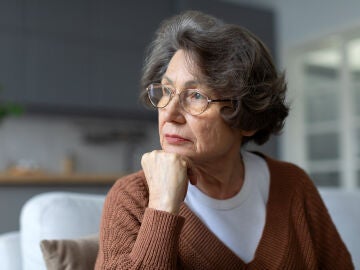 Mujer mayor sola