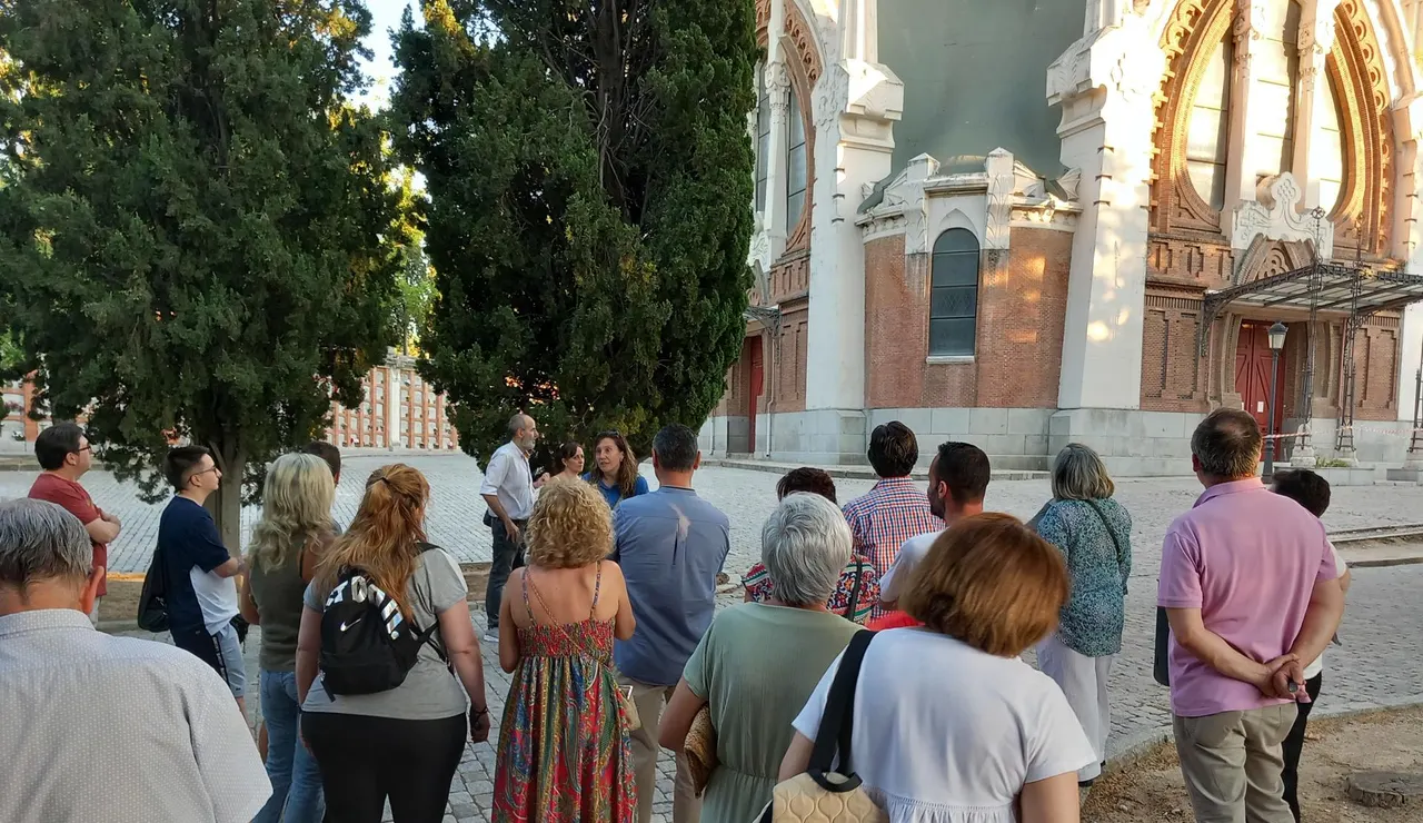 Visita guiada por el cementerio de la Almudena