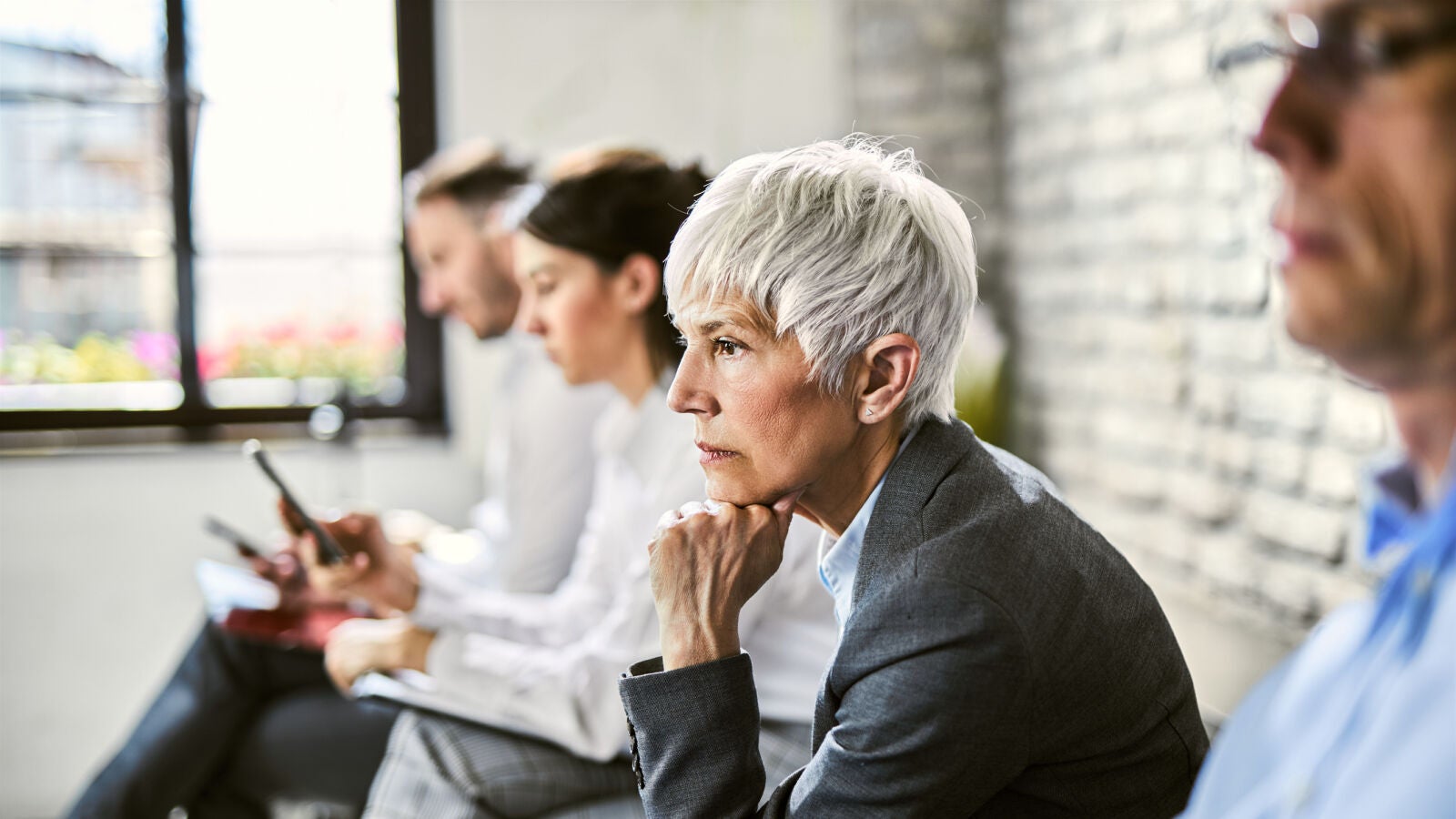 Solo el 25% de mujeres mayores de 45 cree que encontrará trabajo en 2026