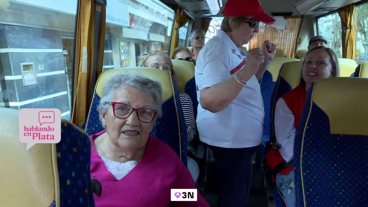 Cerca de 300 mayores combaten la soledad no deseada en Gran Canaria con excursiones y talleres: "Nos dan vida"