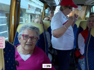 Cerca de 300 mayores combaten la soledad no deseada en Gran Canaria con excursiones y talleres: "Nos dan vida"