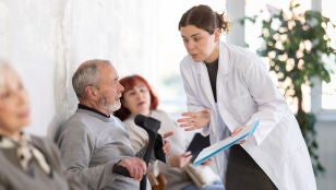 Edadismo institucional