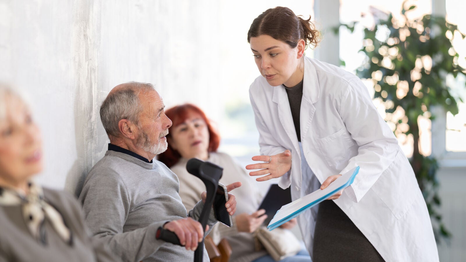 La discriminación institucional es la forma de edadismo más señalada por la población mayor en España