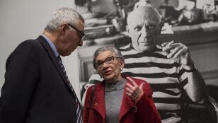 Christine Ruiz-Picasso, nuera del artista malague&ntilde;o y el director art&iacute;stico del Museo Picasso M&aacute;laga, Jos&eacute; Lebrero